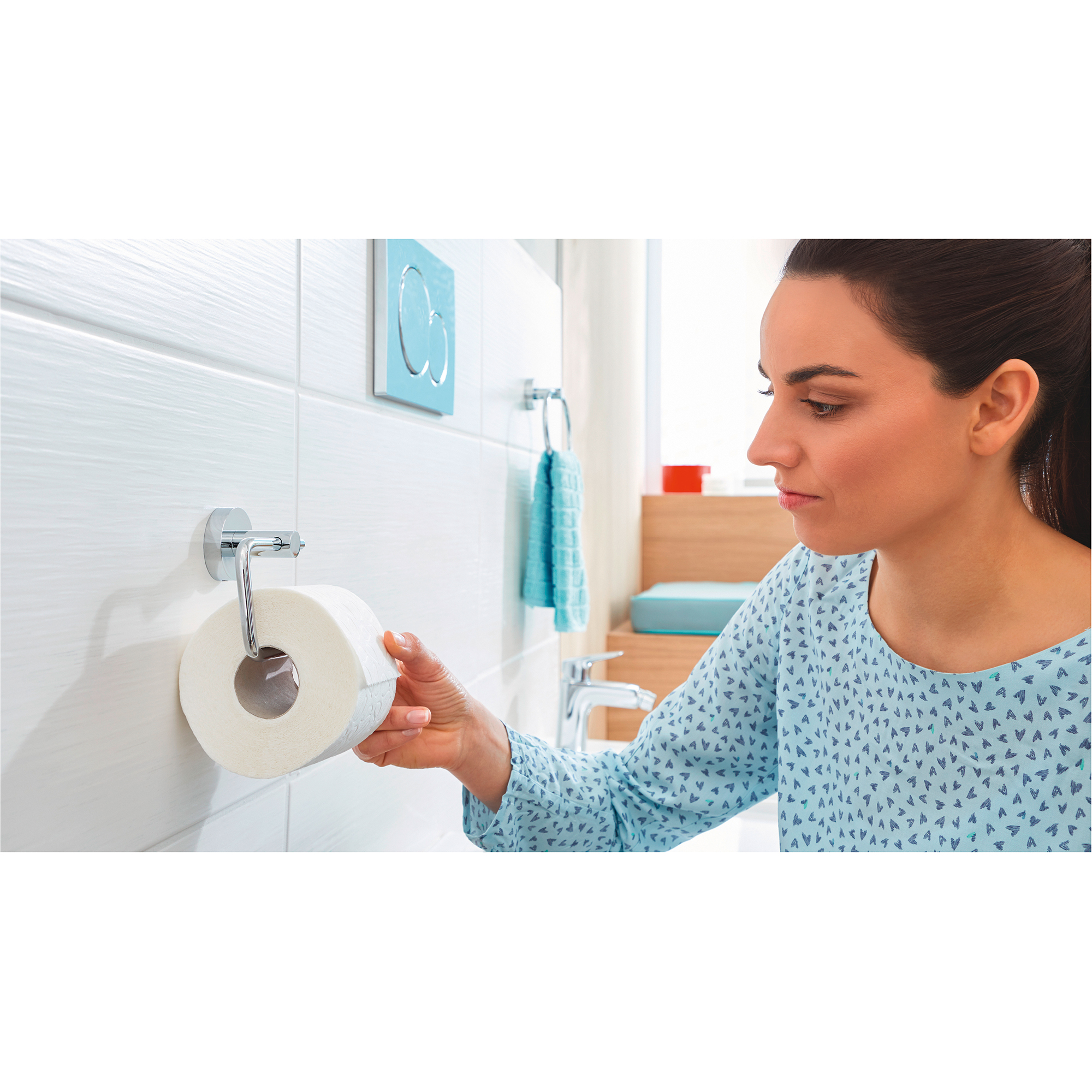 tesa® WC-Rollenhalter SMOOZ 14 x 10 x 5 cm (B x H x T) 1 Rolle inkl. Klebelösung Metall chrom