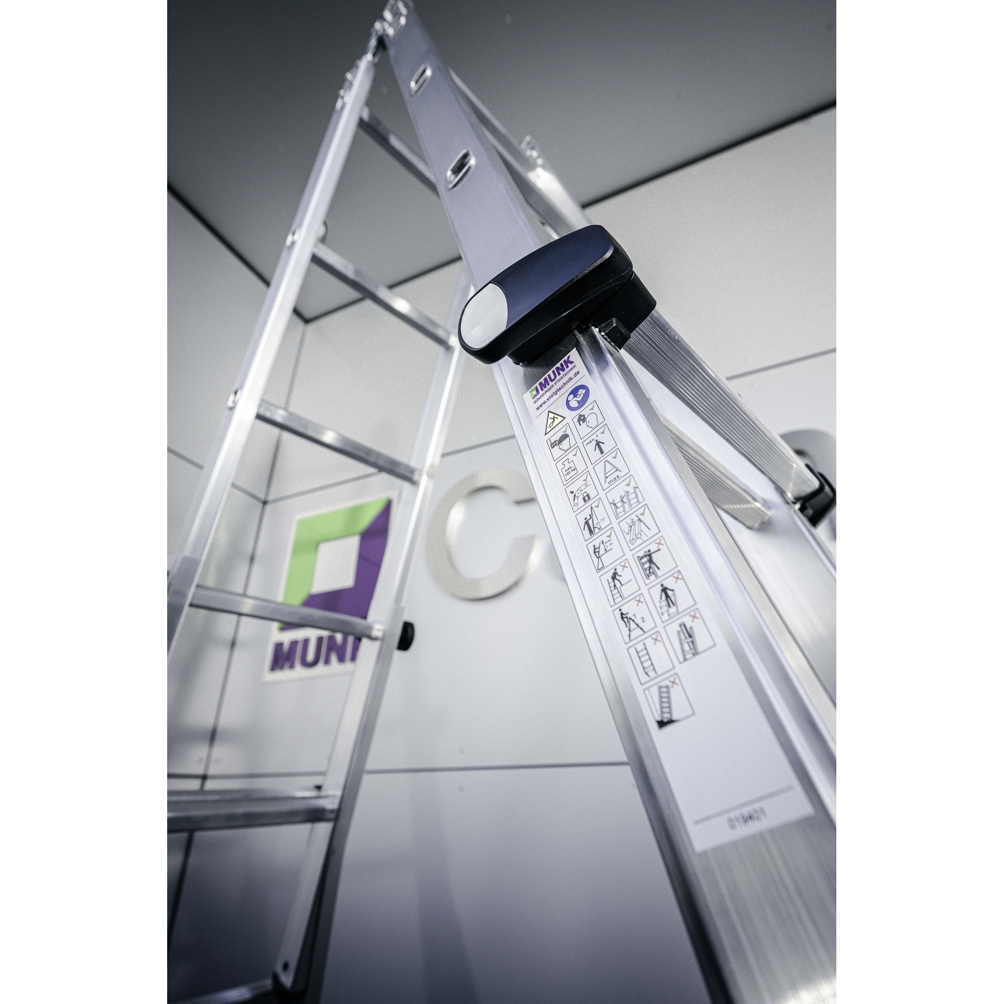 MUNK Teleskopleiter 63,5 x 158,5 x 19,7 cm (B x H x T) 150kg Aluminium