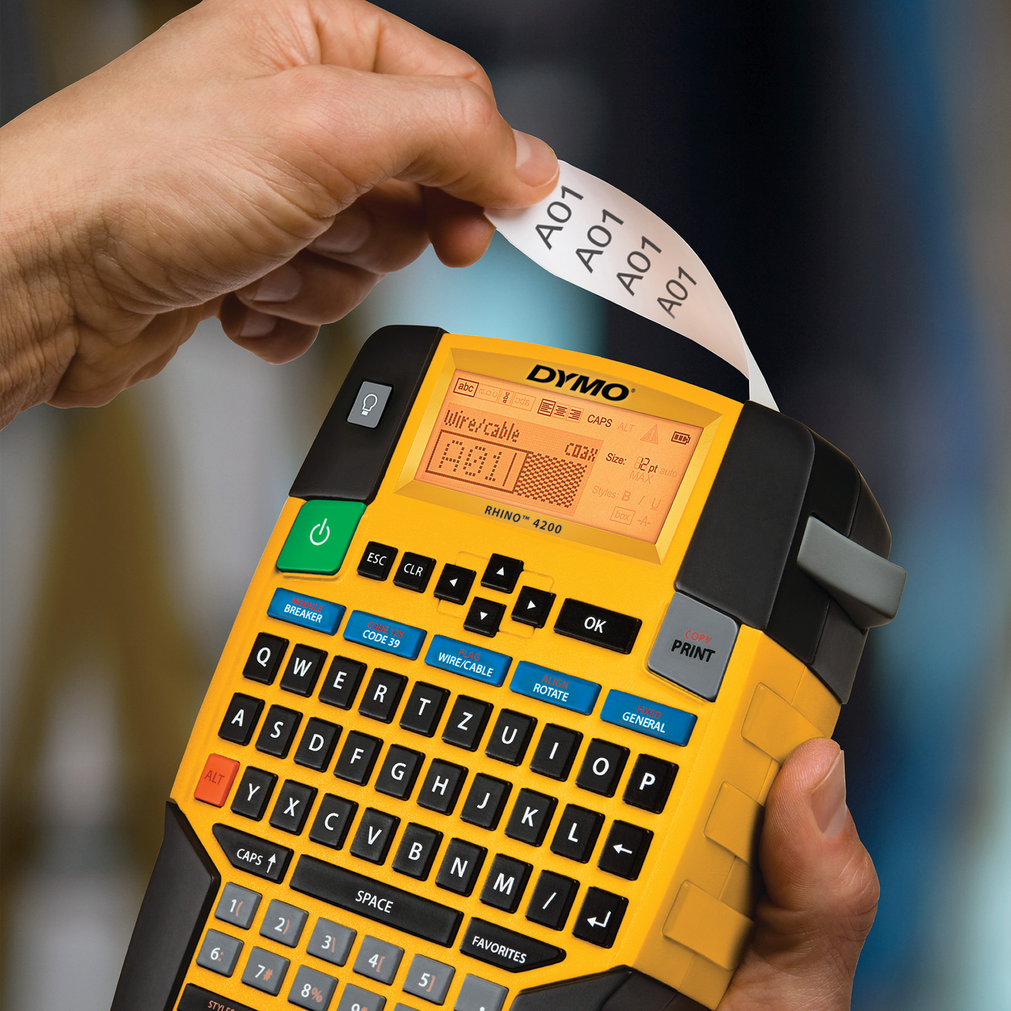 DYMO® Beschriftungsgerät Rhino™ 4200 4 Display-Zeilen 7 Schriftgrößen 4 Druckzeilen inkl. Vinylband (12 mm, weiß), Kurzanleitung, Netzadapter (S0721440), Akku Li-Ion (S0895840)
